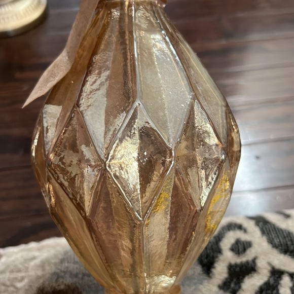 It s used like a candle holder or for a nice decoration for ur home.made n India - Picture 4 of 4